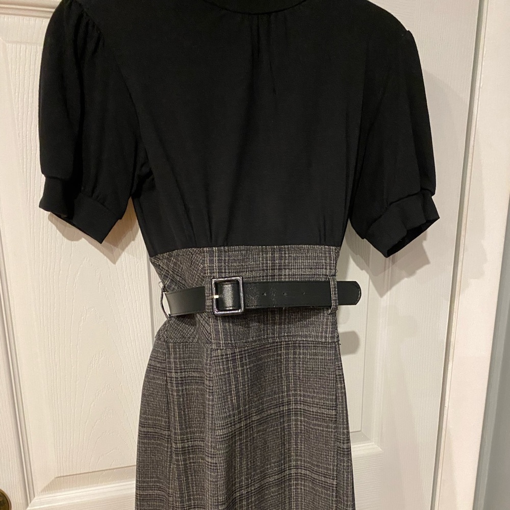 Iz Byer California belted dress